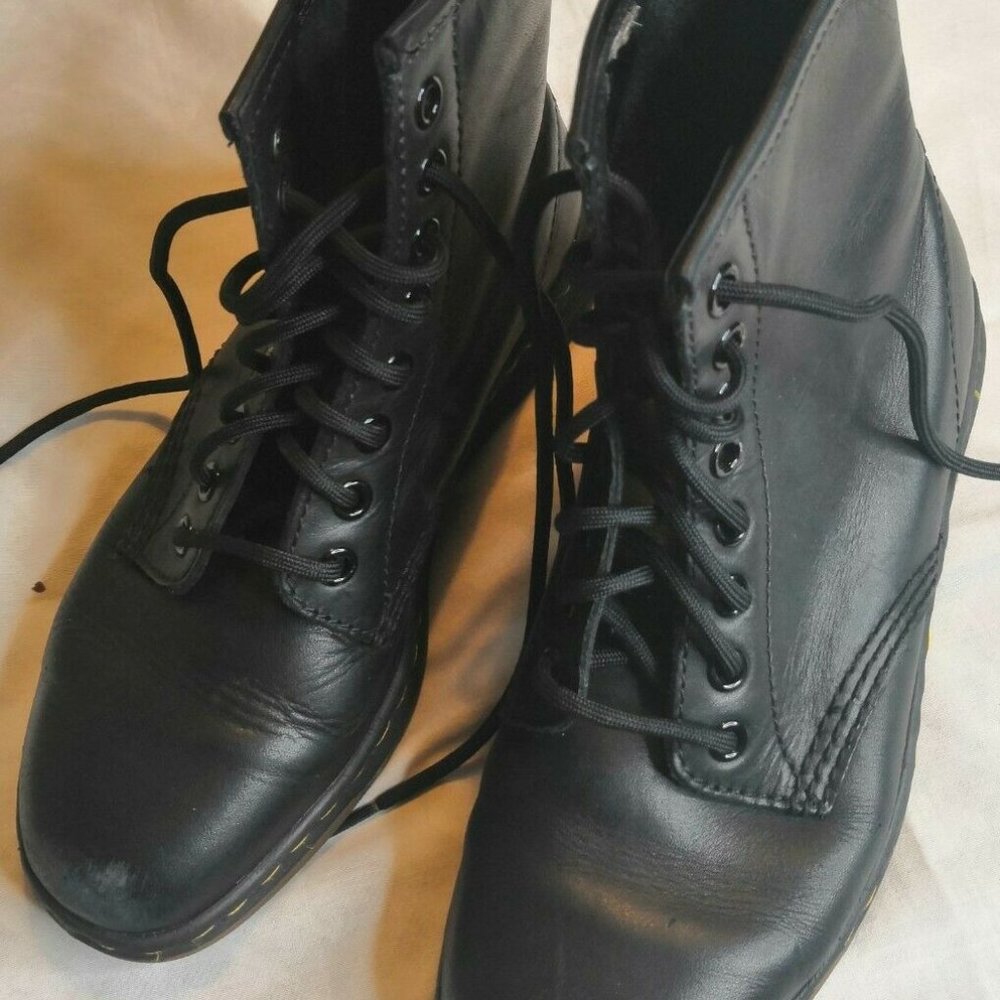 Dr. Martens Newton Boots 6 37 Short Black Leather